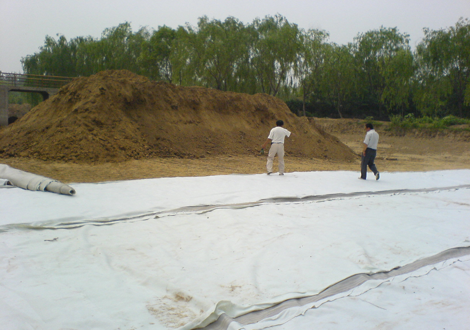 工程實(shí)驗(yàn)如何模擬土工膜的受力狀態(tài)？